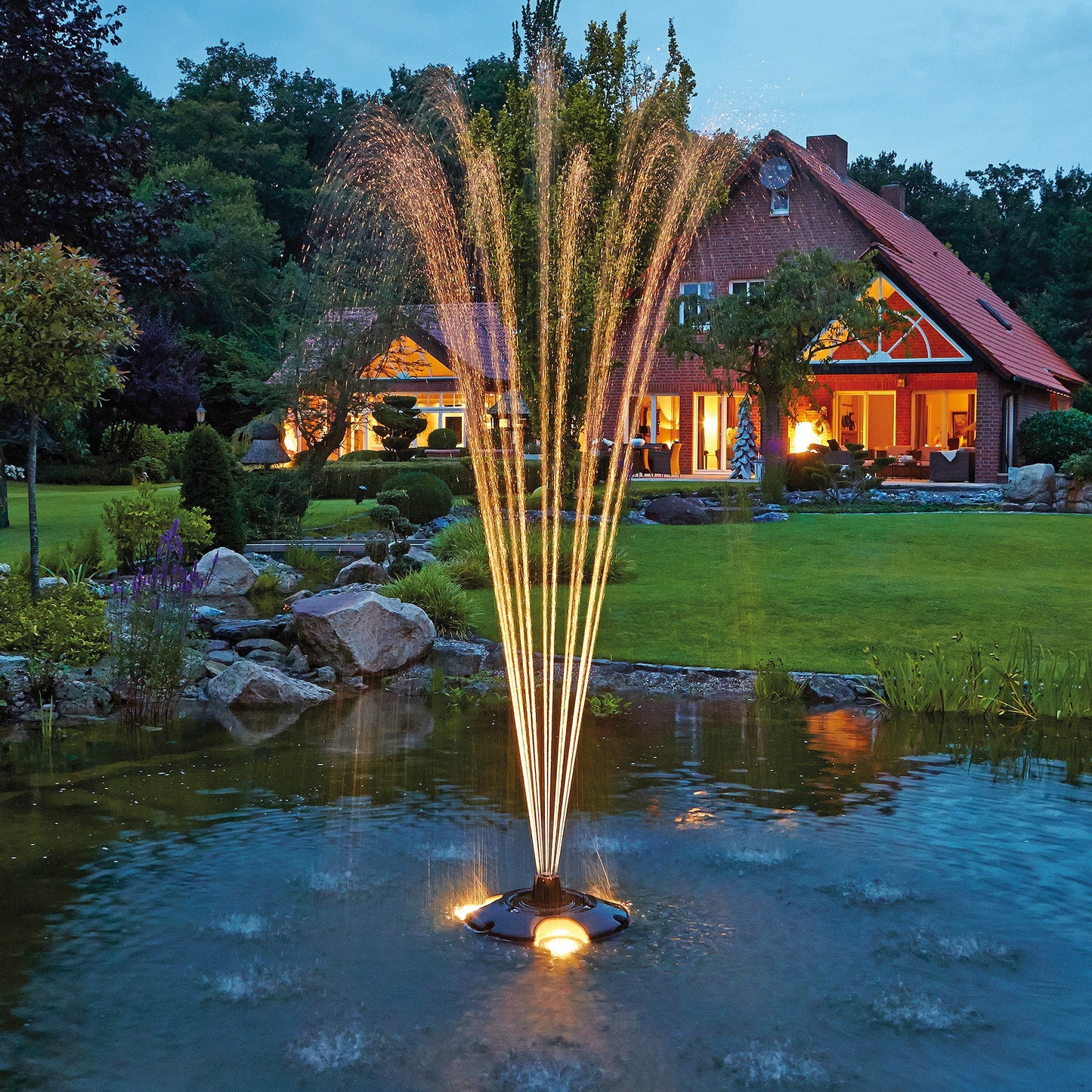 Oase Pond Jet Eco Fountain and LunAqua LED Light Set - Image 7