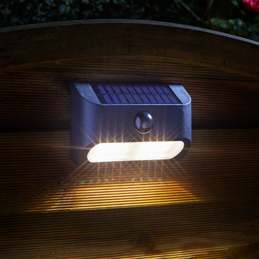 Smart Solar - PIR Sentinel Solar Fence, Wall or Post Light (50 Lumens) - Pack of 2 - Image 3