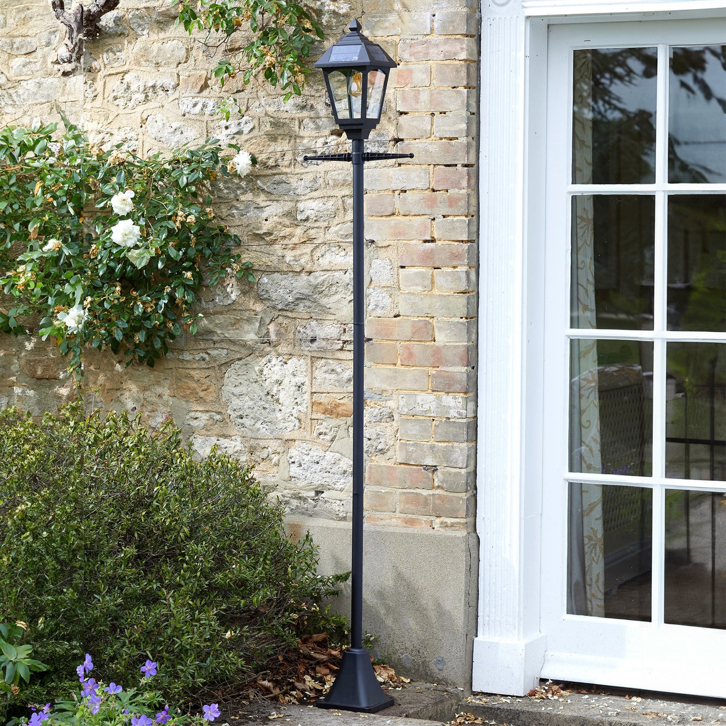 Smart Solar - Victoriana 365 - 200 Lumens Solar Lamp Post - Image 2
