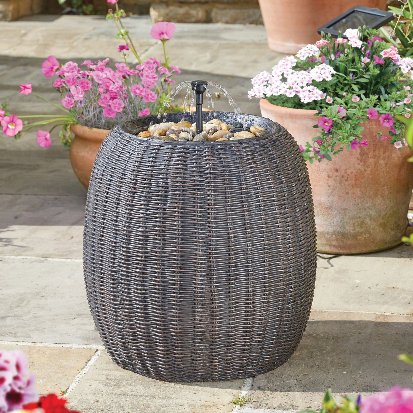 Smart Garden Products SMW131 Water Weave Hybrid Solar Power Water Feature Picture 2 2dd7dc30 5742 49f8 97c0 04963f80001d