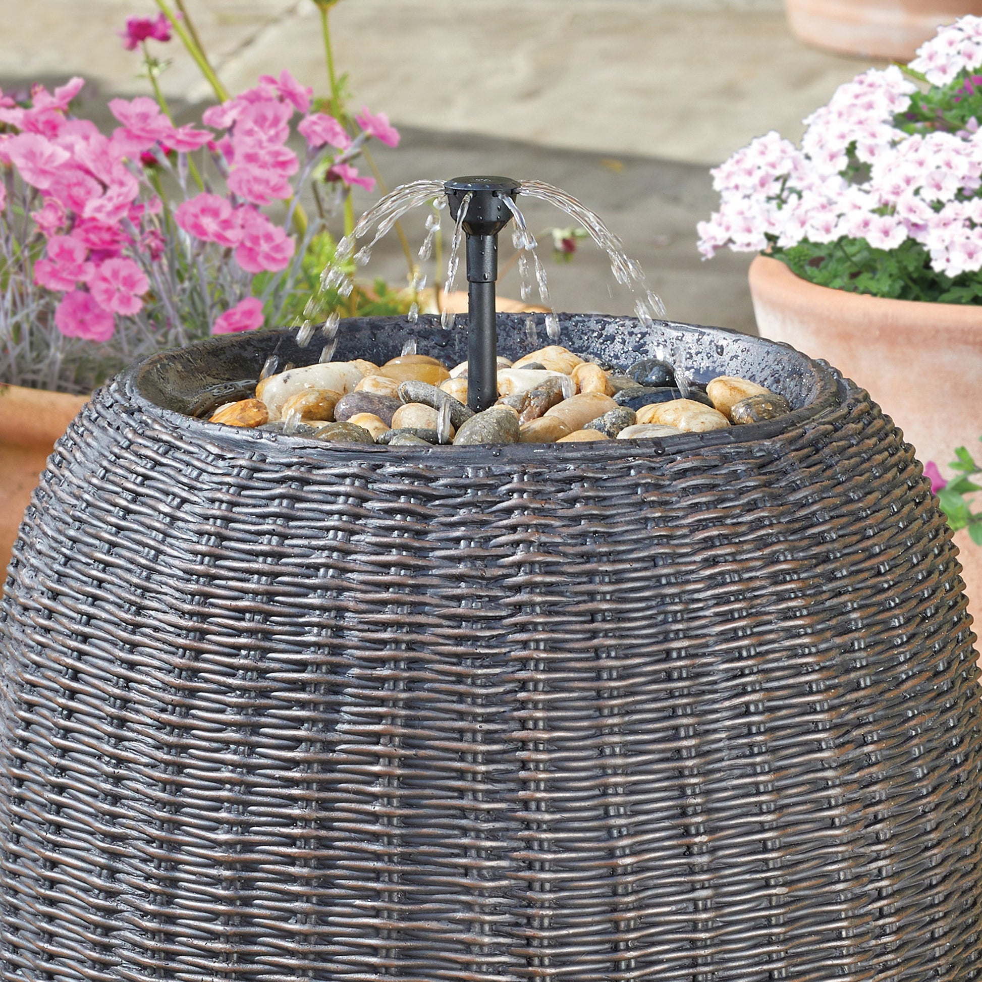 Smart Garden Products SMW131 Water Weave Hybrid Solar Power Water Feature Picture 3 d3a19ac3 6af3 454f b07e def9372c6a20